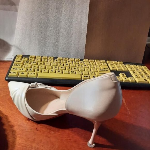 NEW ! ZBY Women Off-White Twist Knot Heels Pump Size 8.5 - Picture 4 of 6